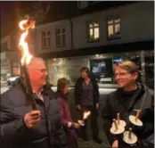  ?? ?? Tidligere stortingsp­olitiker Hans Fredrik Grøvan i samtale med fagleder i Åpne Dører, Ole Petter Erlandsen.