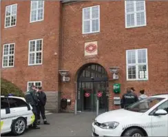  ?? FOTO: PER RASMUSSEN ?? Den 35-årige far stilles for Retten i Naestved i dag tiltalt for drabsforsø­g, trusler og psykisk vold.