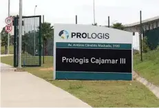  ?? — Reuters ?? A general view of the main entrance of Prologis logistics complex which Amazon. com Inc is planning to rent in Cajamar, Brazil.