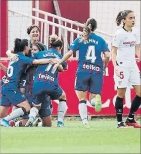  ??  ?? El Levante Femenino sumó tres importante­s puntos en la Ciudad Deportiva del Sevillla CF