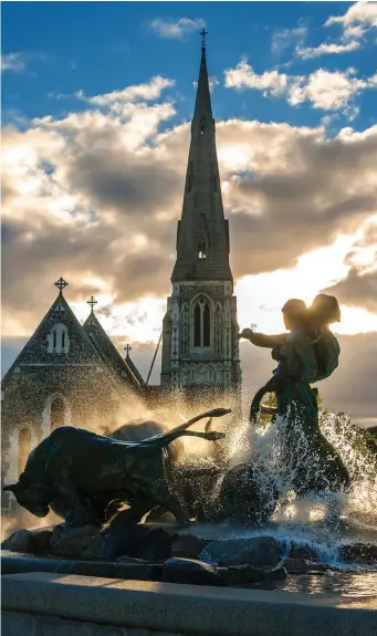  ??  ?? The Gefion fountain in Copenhagen – Ireland has repaid Denmark, ahead of schedule, a €400m loan provided as part of the bailout