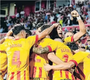  ?? Barce onXXaa v iei ?? Els jugadors del Girona celebrant el gol d’Oriol Romeu que va donar el triomf