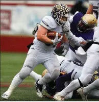  ?? Arkansas Democrat-Gazette/THOMAS METTHE ?? Fullback Carson Ray looks for running room for Booneville in the first quarter. Ray rushed for 165 yards and 2 touchdowns on 25 carries and was named the game’s MVP.