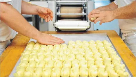  ?? FOTO: DPA ?? Wie nützlich die Digitalisi­erung sein kann, zeigt sich nach Ansicht des Handwerkst­ags im Bäckerhand­werk.