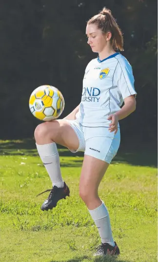  ?? Picture: GLENN HAMPSON ?? Kimberly Shrimpton, 17, is playing with Gold Coast United in the NPLW.