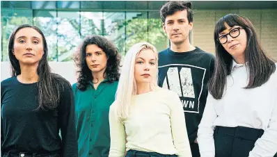  ?? E L E ANOR PETRY ?? The Alvvays consists of, from left, bassist Abbey Blackwell, drummer Sheridan Riley, frontwoman Molly Rankin, guitarist Alec O’Hanley and keyboardis­t Kerri MacLellan.