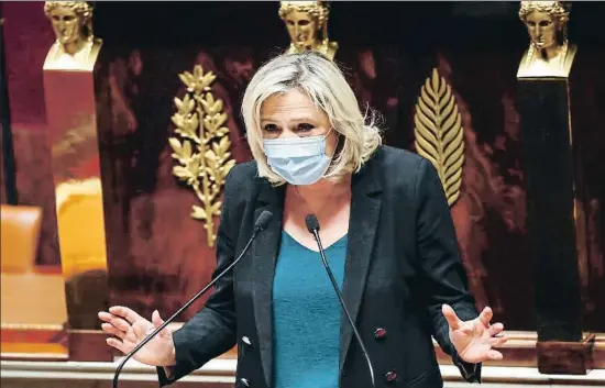  ?? MICHEL EULER / AP ?? Marine Le Pen, durante un debate sobre la covid en la Asamblea Nacional el pasado1 de abril