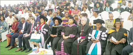  ?? ?? Some of the guests who attended the graduation ceremony.