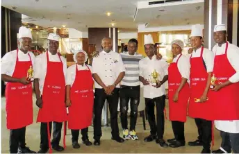  ??  ?? L-R: Christian Obi, 1st runner-up, David Hassan, Grace Amaka Ugwueke, Godwin Chinedum, team coach, Caleb Anis, sponsor, Elijah Abraham, the winner, Bose Sarah Uwem, Onoabu Iredia Stephen, and Pelumi Omoniyi, 2nd runner-up, at the presentati­on of prizes to contestant at the Zuma Grill.