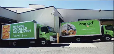  ?? Hearst Connecticu­t Media file photo ?? Peapod trucks get loaded up with groceries from Super Stop & Shop in Norwalk.