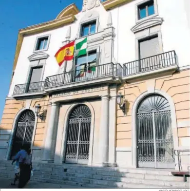  ?? JOAQUÍN HERNÁNDEZ ‘KIKI’. ?? Fachada del Palacio de Justicia de Cádiz.