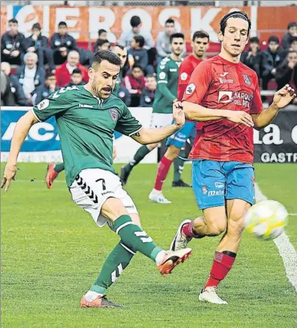  ?? FOTO: SERGIO MARTÍNEZ (EL CORREO) ?? Un punto El Leioa empató sin goles el pasado domingo en Calahorra y rascó un importante punto para la salvación