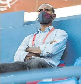  ?? FOTO: MANEL MONTILLA ?? Abidal, en la grada de un partido reciente del Barça B