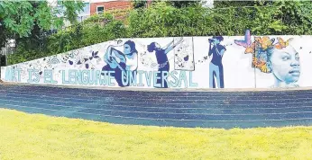  ?? COURTESY PHOTO ?? Maryland Hall’s Jovenes Artistas and Future History Now, “One Annapolis,” mural at Bates Athletic Complex.