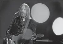  ?? REUTERS ?? Tom Petty performs during Super Bowl XLII half time show in 2008.