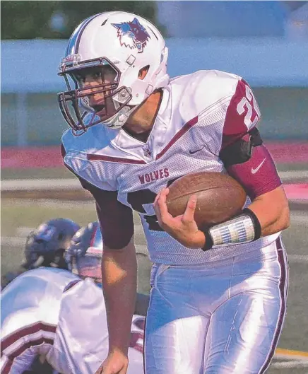  ??  ?? Prairie Ridge quarterbac­k Samson Evans posted 245 yards and five touchdowns against Huntley in Week 2. | WORSOM ROBINSON/ FOR THE SUN- TIMES