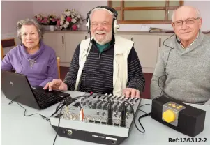  ?? Ref:136312-2 ?? From left, chairman Diane Hayes with Ed Filmore and Geoff Hayes of Maidenhead Talking Newspaper which is celebratin­g 40 years of service.