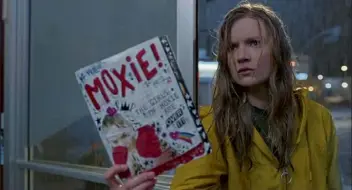  ?? Netflix ?? hadley robinson stars as Vivian, who secretly leads a social revolution at her high school in ‘moxie.’