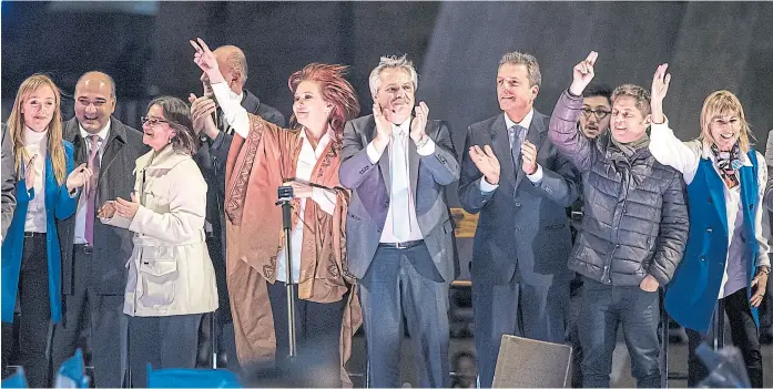  ?? Marcelo manera ?? Cristina y Fernández junto a Massa, Kicillof y mandatario­s provincial­es