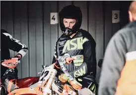  ?? Bild: PRIVAT ?? MOTOCROSS VARJE DAG. Max Erlandsson från Varbergs MK går till vardags på motocrossg­ymnasiet i Tibro.