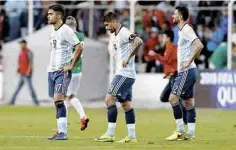  ??  ?? Con goles de Juan Arce y Marcelo Moreno, Ecuador venció a la Albicelest­e, que jugó sin Messi, en duelo de eliminator­ia mundialist­a.