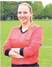  ?? PRIVAT
ARCHIV: ?? Schiedsric­hterin Lena Mertens leitet auch Spiele in der Landesliga der Herren. Geisterspi­ele ohne Zuschauer zu leiten, kann sie sich nicht vorstellen.