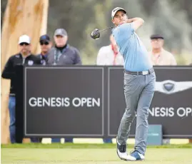  ?? RYAN KANG/ASSOCIATED PRESS ?? SamSaunder­s, on the 50th anniversar­y of his grandfathe­r Arnold Palmer’s defending his title in the Los Angeles Open, kept a clean card at Riviera en route to the first-round lead.