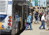  ?? JOHN RENNISON HAMILTON SPECTATOR FILE PHOTO ?? Riders on Hamilton’s buses are required to wear non-medical masks, but some transit users complain that not everyone is.