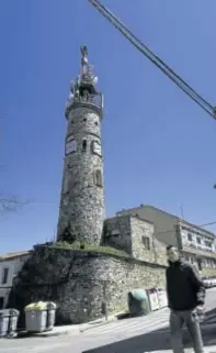  ?? JOSÉ MANUEL RUBIO ?? Torre del reloj en la plaza de Antonio Canales.