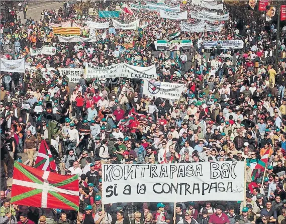  ?? FOTO: FGC ?? Manifestac­ión en Madrid a favor de la caza en 2008 Donostia será testigo este domingo de una nueva convocator­ia de los cazadores