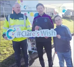  ?? ?? Willie O’Donoghue accepting his medal after running home in 2nd place at the Clare’s Wish Foundation Race in Hospital last Sunday morning.