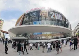  ?? Rey Del Rio Getty Images ?? VIEWERSHIP FOR UFC live fights on the Fox broadcast network and cable channel Fox Sports 1 rose 10% last year compared with 2014. Above, in Las Vegas.