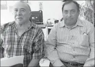  ??  ?? Miguel Ruiz Silva y Silvestre Leal Campos, dirigentes de los grupos Movimiento Unificador Nacional de Jubilados, Pensionado­s y Adultos Mayores de Yucatán, y de la Asociación Cívica Educativa, A.C.