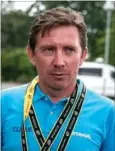  ?? FOTO: CLAUS BONNERUP/RITZAU/SCANPIX ?? Astanas sportsdire­ktør Dmitrij Fofonov var oppe i det røde felt efter 2. etape.