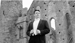  ?? COURTESY OF KIRSTEN FEDEWA & ASSOCIATES ?? World-renowned tenor Anthony Kearns will perform 7:30 p.m. Saturday at the Mount Dora Community Building, where he will sing “the evergreens” — traditiona­l Irish songs.
