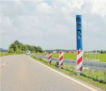  ?? SZ-FOTO: GÖTZ ?? So sieht die neue Kontrollsä­ule an der B311 bei Deppenhaus­en aus.