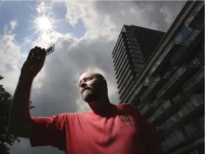  ?? RICHARD LAUTENS/TORONTO STAR ?? David Makepeace is a hardcore solar eclipse chaser. He is leaving Wednesday to the mid-western U.S. to witness the eclipse on Aug. 21.