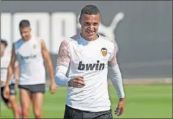  ??  ?? Rodrigo Moreno, en un entrenamie­nto con el Valencia.