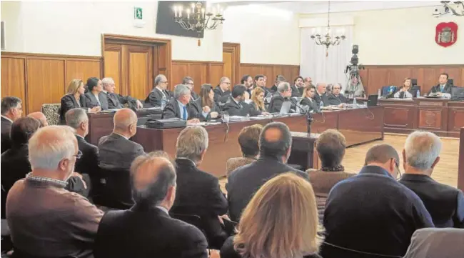  ?? POOL ?? El banquillo de los acusados de sala de vistas donde se está celebrando el juicio del caso ERE