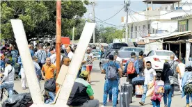  ??  ?? Aquí comienza la zona de Venezuela en La Raya, Paraguachó­n (La Guajira).