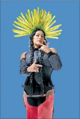  ??  ?? “Al hablar de las cosas terribles que nos pasan como mujeres, la sociedad no nos cree”, señala la cantante Lila Downs ■ Foto Cortesía Sony Music