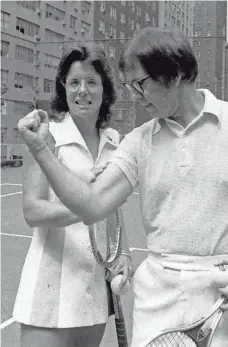  ?? ASSOCIATED PRESS ?? The real Bobby Riggs, who was 55, poses for Billie Jean King, 29, before the 1973 tennis match in Houston.