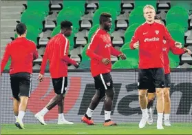  ?? FOTO: EFE ?? Los jugadores del Sevilla entrenaron ayer en el estadio del Krasnodar