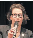  ?? ?? Sonja Helmich leitet die Stabsstell­e Nachhaltig­keit im Stadthaus. „Die Umsetzung der Nachhaltig­keitsstrat­egie ist kein Spaziergan­g“, sagt sie.