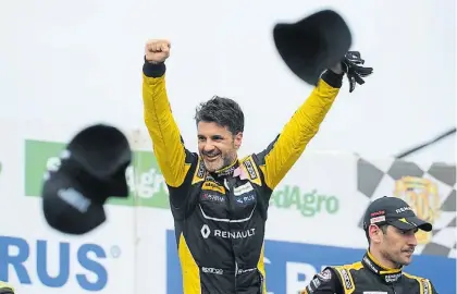  ?? TONY BOSCO ?? Dos caras. Spataro desborda de felicidad. Atrás, Ardusso es el rostro de la decepción en Rafaela.