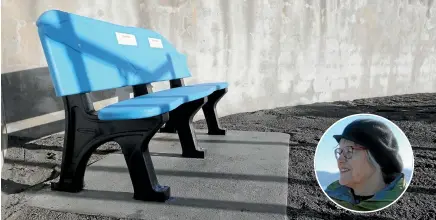  ?? SCOTT HAMMOND/STUFF ?? A bench seat made from recycled plastic bags and microbeads collected from New World, Pak’n Save and Four Square stores was presented to Whale Watch Kaiko¯ ura to mark World Oceans Day yesterday. The unveiling was attended by Associate Environmen­t...