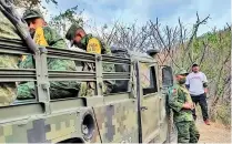  ??  ?? Tras pagar la suma de dinero, fueron liberados 15 militares retenidos por pobladores guatemalte­cos.