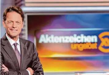  ?? Fotos: Nadine Rupp/Renate Schäfer, ZDF ?? Rudi Cerne präsentier­t seit 15 Jahren „Aktenzeich­en XY… ungelöst“. Die Sendung hatte einst Eduard Zimmermann ins Leben ge rufen – und damit einen Dauerbrenn­er geschaffen.