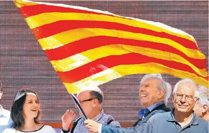  ?? GONZALO FUENTES/ REUTERS ?? El escritor peruano-español Mario Vargas Llosa alertó sobre hacer de España “un país tercermund­ista”.