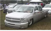  ??  ?? IT DEBUTED IN A NEW COLOR TWO YEARS IN A ROW AT LST, WEEZY’S SILVERADO SET THE BAR HIGH FOR CHEVY BUILDERS.